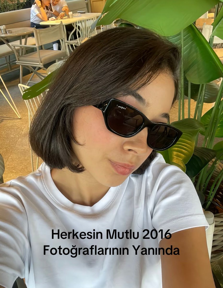 gundemio's tweet photo. '2016'ya dönüş' akımına katılan Şehit Özel Harekat Polisimiz Zekeriya Bilgen'in kızı Esra Bilgen'in paylaşımı. https://t.co/XZXrmjRQFr