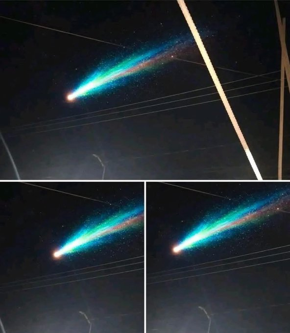 Ultrapuebla's tweet photo. ¿Lo viste? 
La tarde de este 22 de enero, alrededor de las 6:48 p.m., fue reportado un meteorito cruzando el cielo poblano, sorprendiendo a decenas de personas. Imagen desde Oaxaca

#FernandoCanales #UltraNoticiasPuebla #Puebla #México #Meteorito #Avistamiento https://t.co/sWygWzuiY2