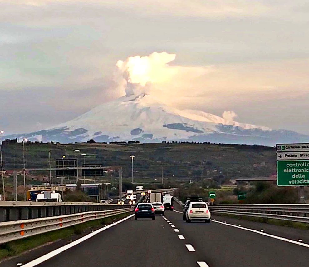 Manu_Ela tweet media