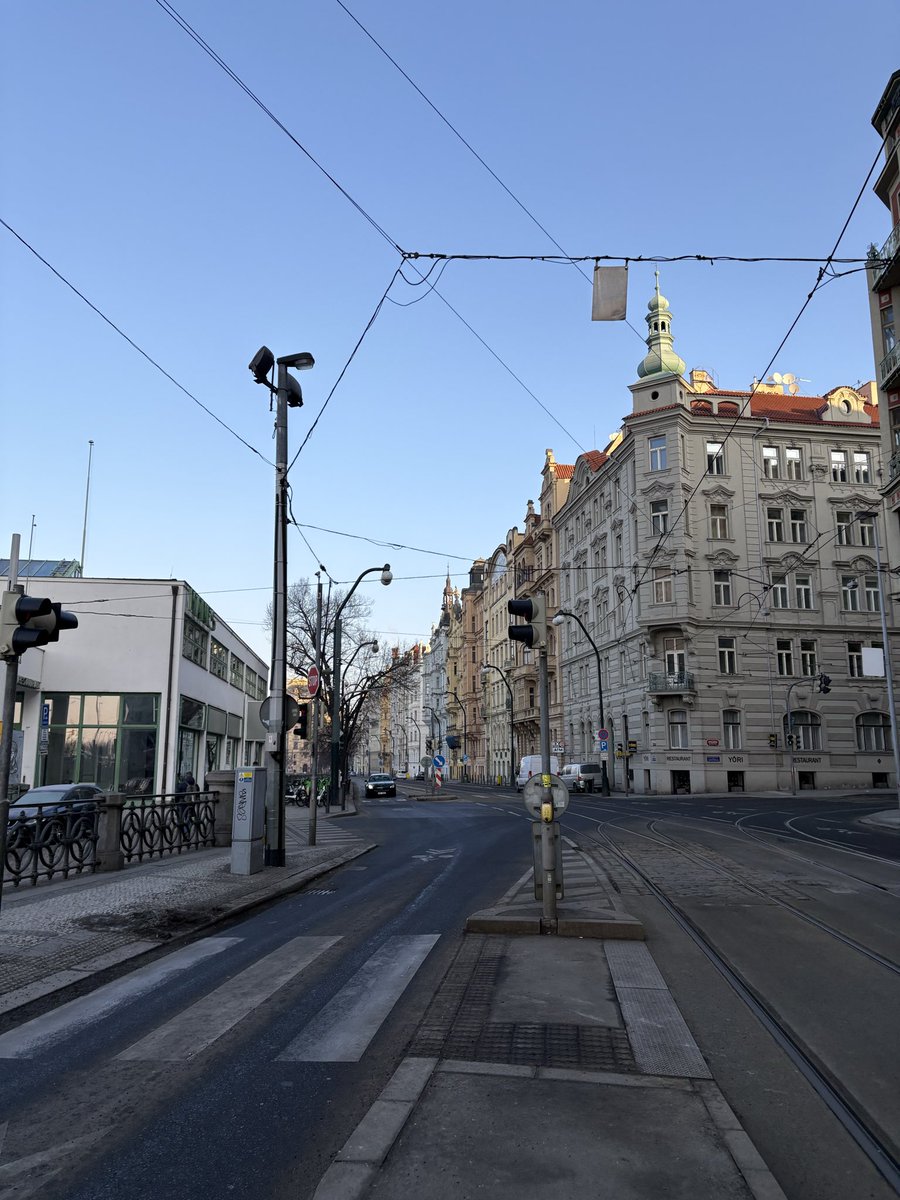 Space) ⨀lha tweet media