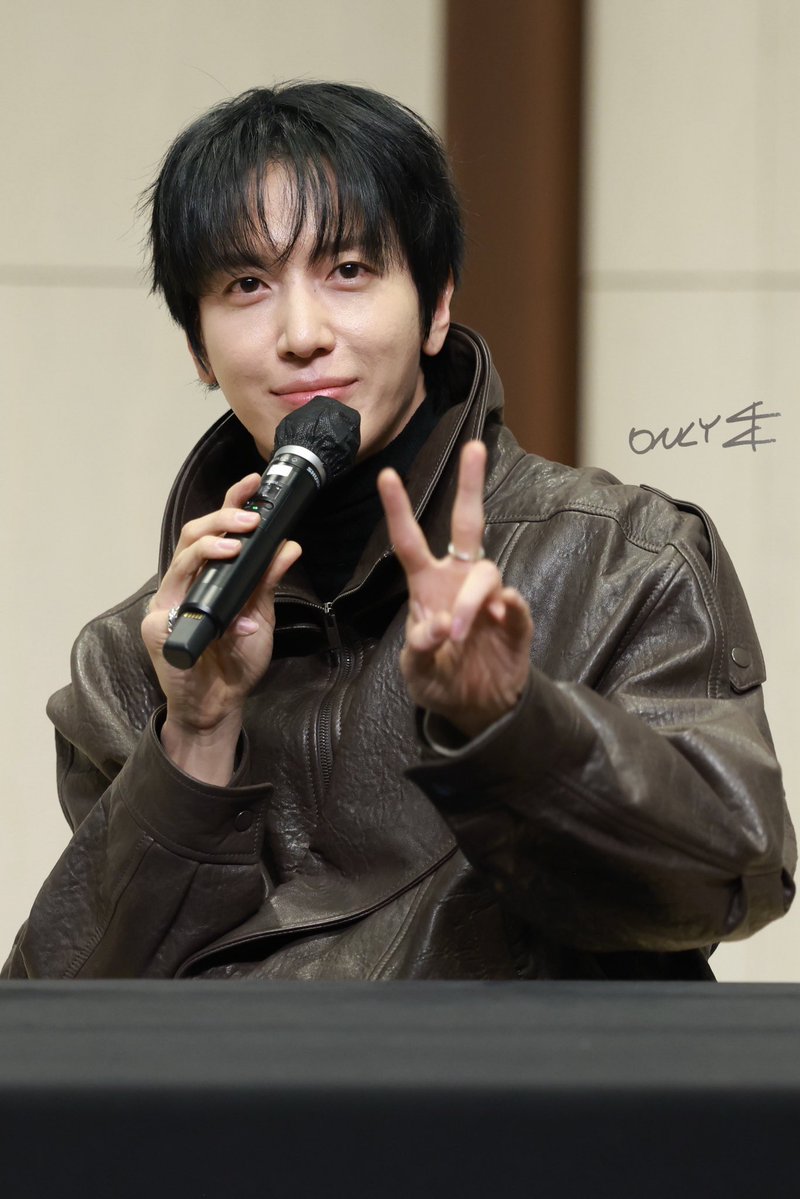 yon_cn4's tweet image. 20260123 Ktown4U 팬사인회 

@JYHeffect 

#CNBLUE #씨엔블루 #정용화 
#JUNGYONGHWA