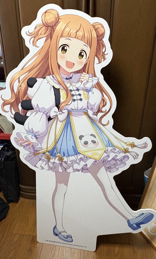 missing340's tweet image. 市原仁奈さんがおうちに来ました。

かわいいですね。

大きさを比較したかったので、

周りに色々なものを置きました。