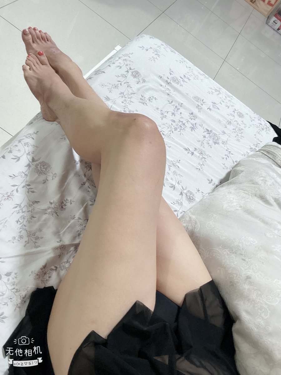 Queena0312's tweet photo. 我今天晚上是生日禮物～
我等你回來拆禮物喔🥰 https://t.co/EOgdfQuR6A