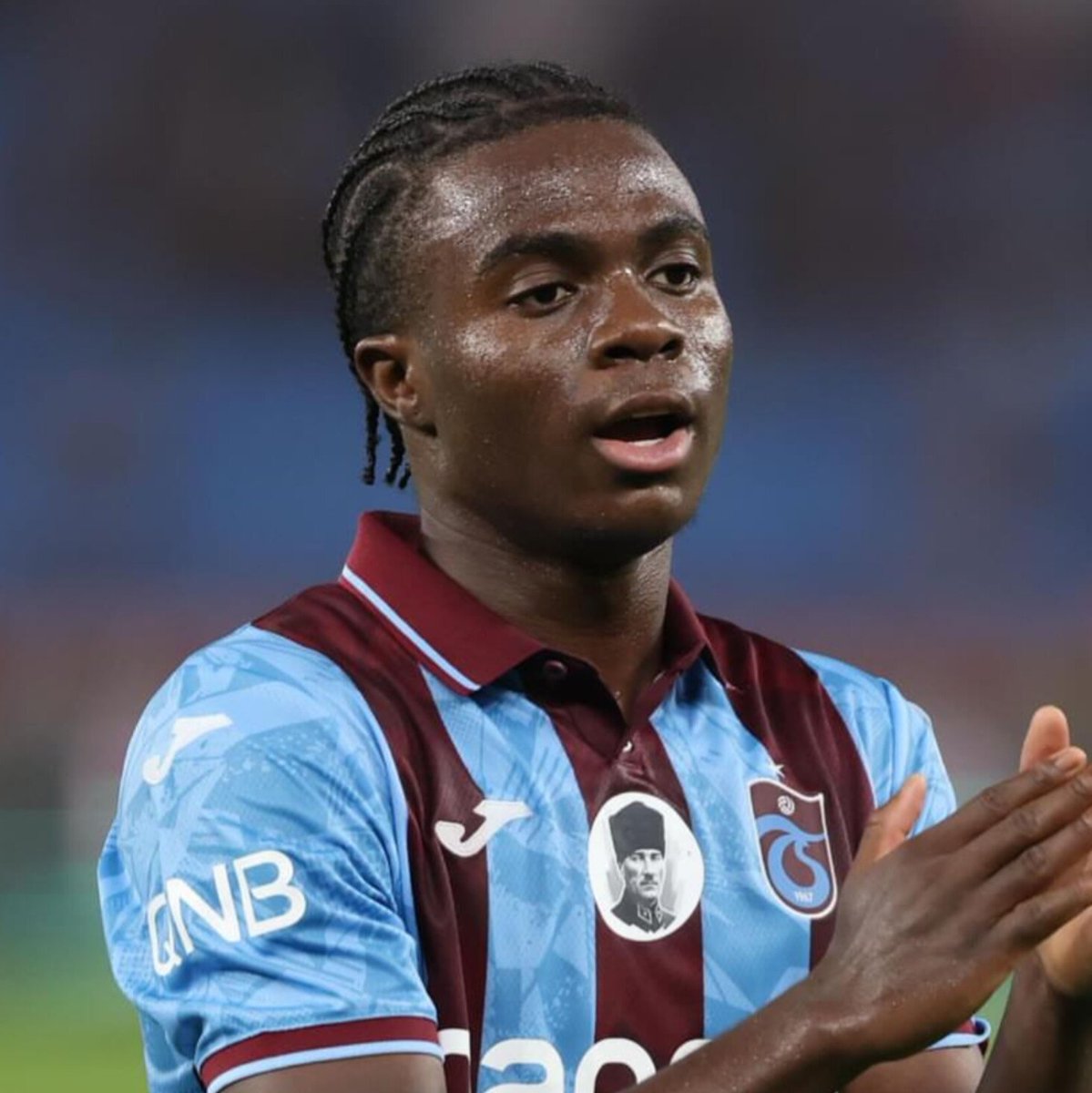 🚨 ÖZEL| Galatasaray'ın transferden çekilmesi ve Kante'nin iptal olması üzerine Oulai ile görüşme kararı alan Fenerbahçe, 35 milyon € + Kerem Aktürkoğlu teklif etti.

Trabzonspor'un beklentisi ise teklifin düz 35 milyon € olması yönünde. Görüşmeler sürüyor.