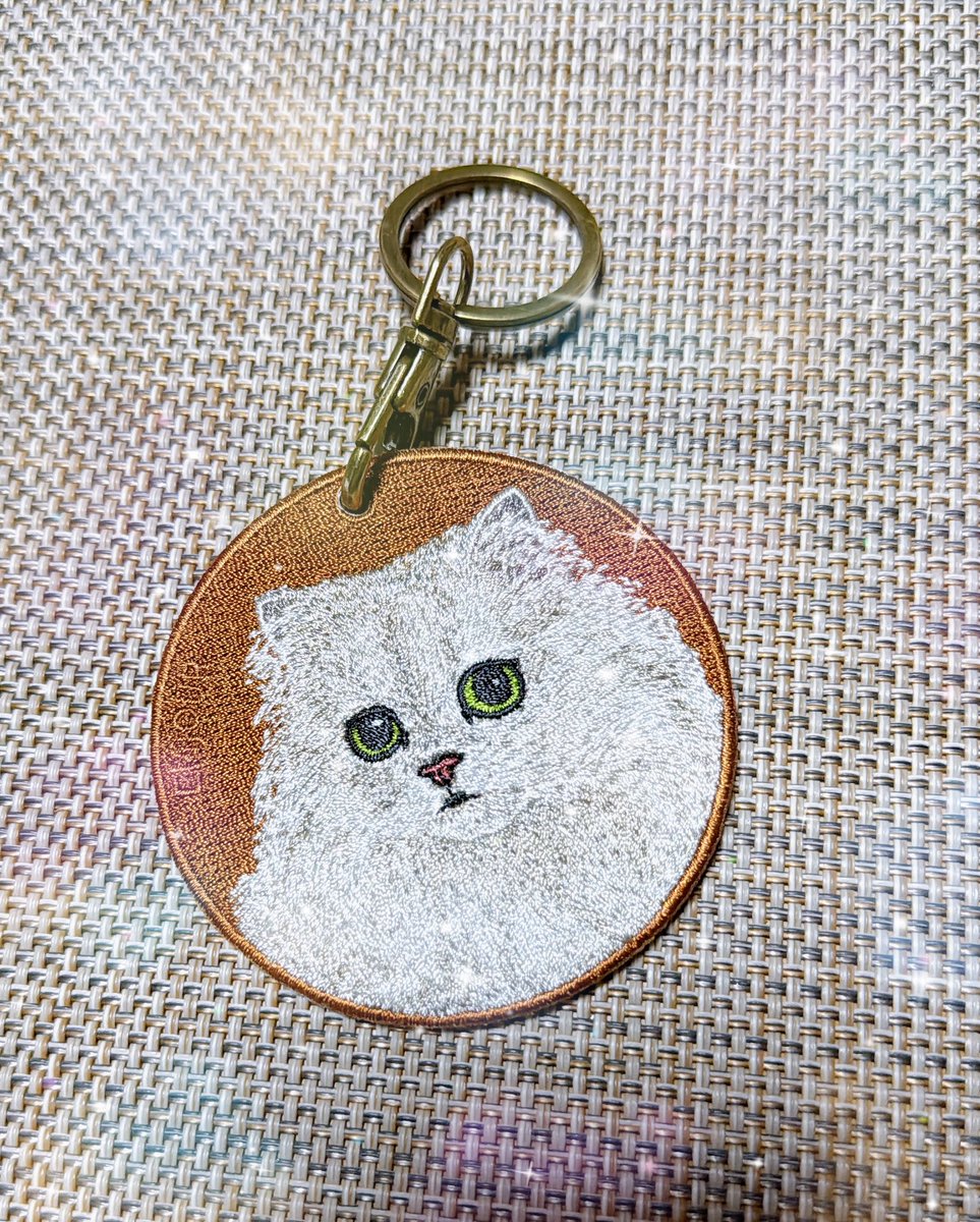 台湾で作られた刺繍キーホルダー！！かわいくて瞬殺だった🥰うちの太郎にソックリ💕妹の分も買っておそろに😆✨
