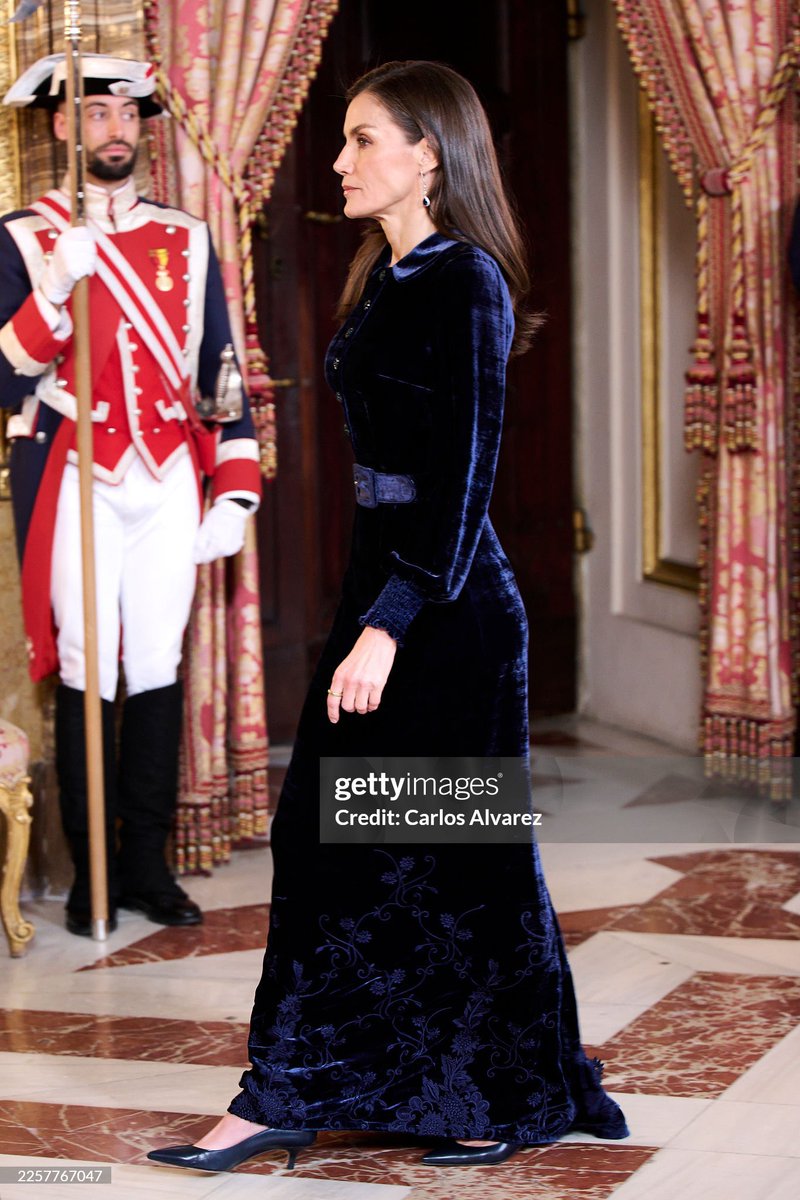 felizias22504's tweet photo. La Reina Letizia en el Recibimiento al Cuerpo Diplomático. 

📍Palacio Real - Madrid 
📆 23/01/2026
📸 @CarlosAlvGetty https://t.co/qxKEFpXc1b