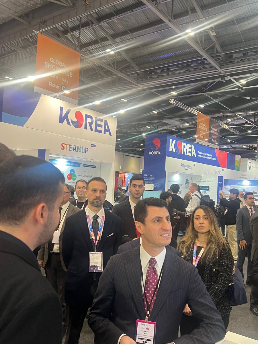 EdinburgEA's tweet photo. MEB Bakan Yardımcımız Sayın Bilal Macit ve Londra Büyükelçimiz ile birlikte, BETT Show 2026 da yer alan Türkiye Pavilyonu'nu ziyaret ettik. Ülkemizden gelen eğitim teknolojisi firmaları ile bir araya geldik.🇹🇷 https://t.co/d4FMa26gNj