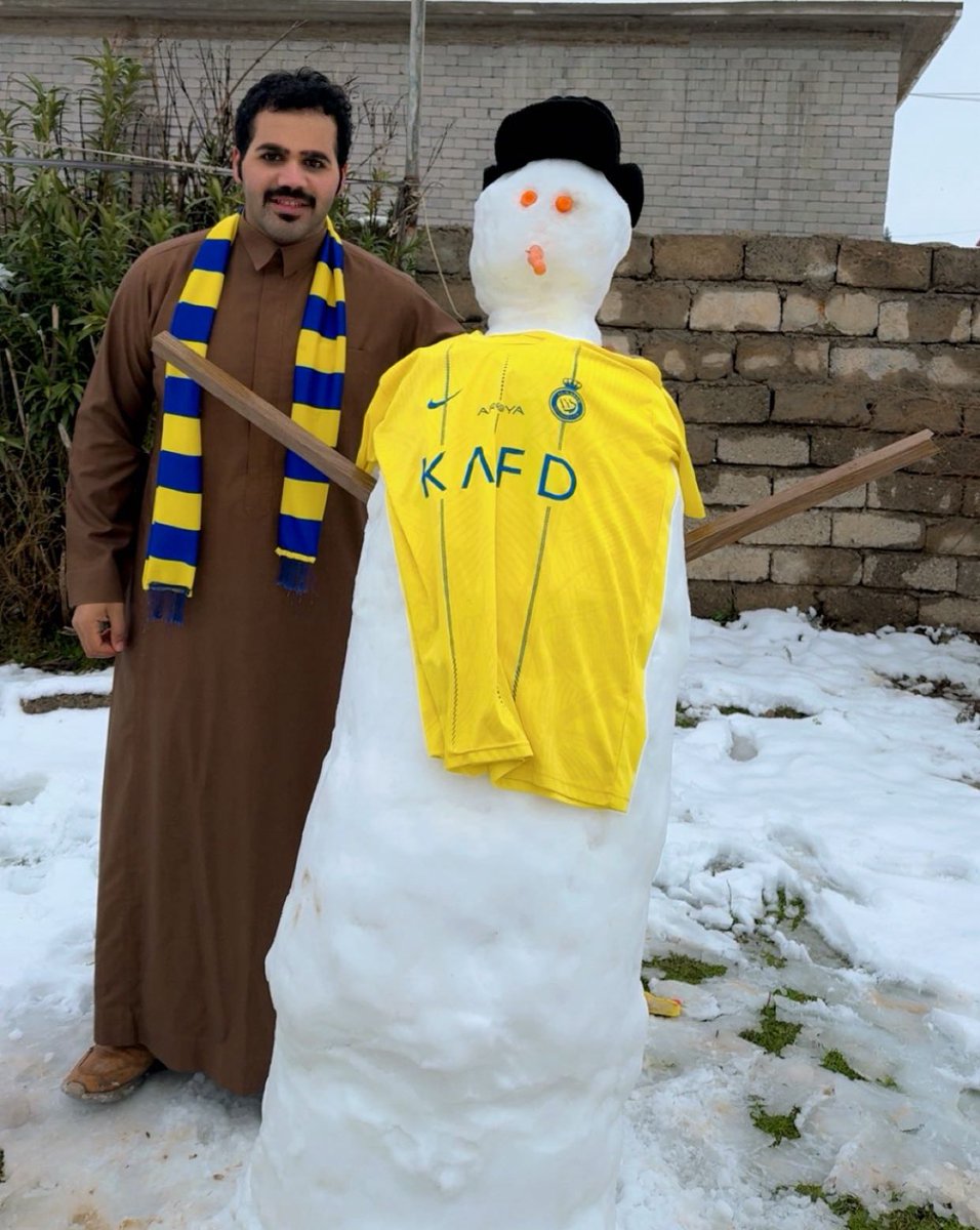 من العراق اقدم لكم المشجع زميلي النصراوي 

الطبيعه تلامس شعار العالمي 💛
#يوم_الجمعة 
#