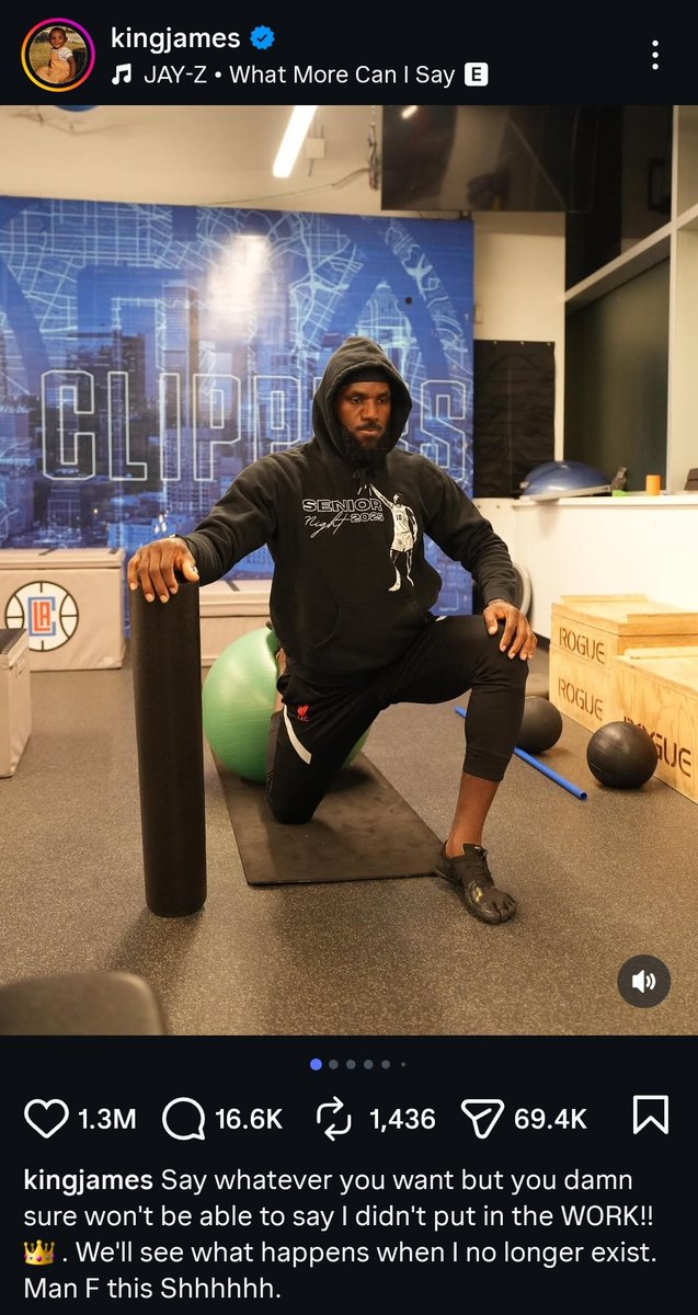 DevDock's tweet image. Those who don't believe the article about Jeanie Buss considered trading LeBron to the Clippers. It's not a coincidence of LeBron at the Clippers facility last off-season. 

👉🏿 And read the caption.

Bro was being passive-aggressive.