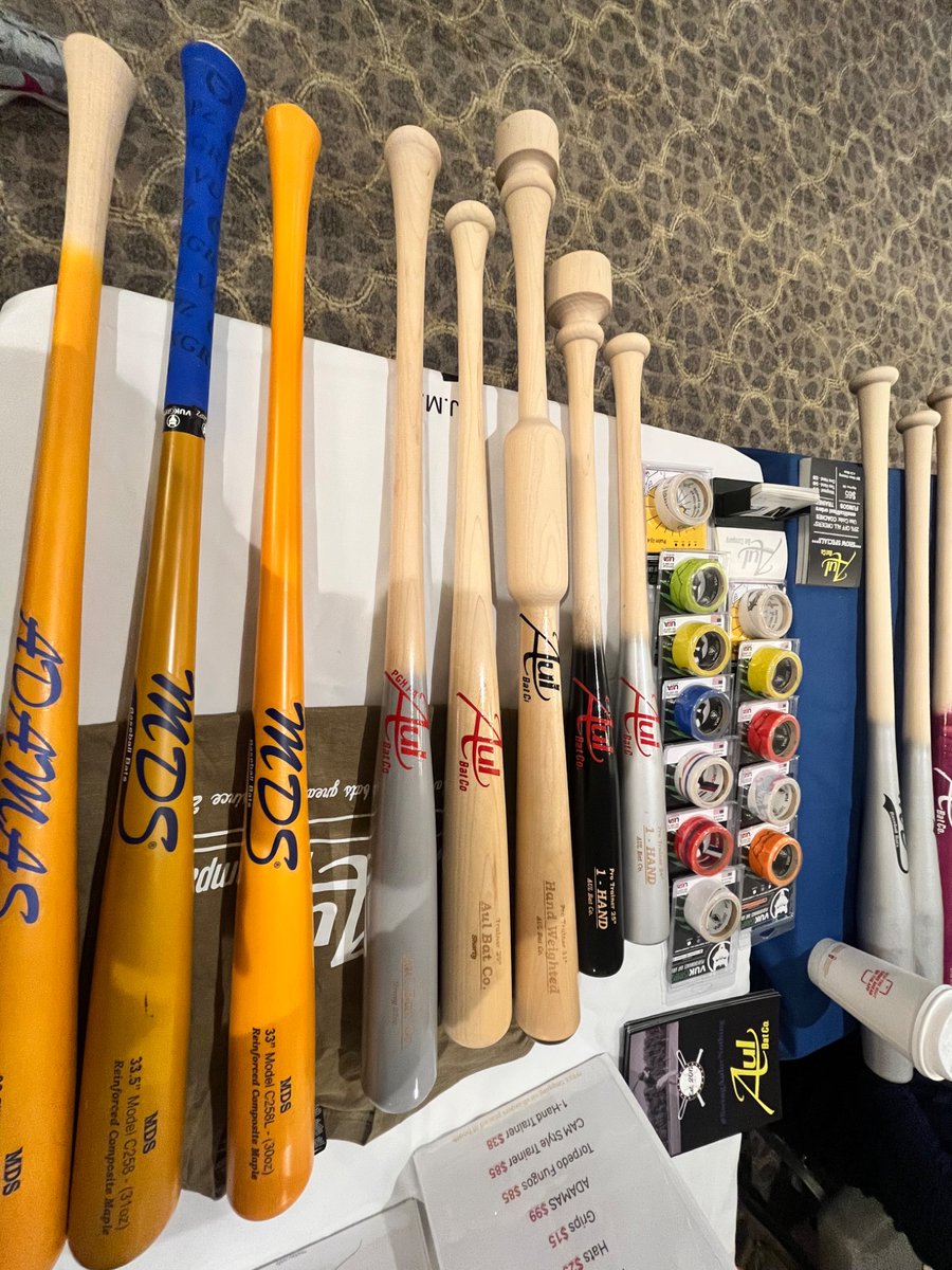 Aul Bat Company tweet media