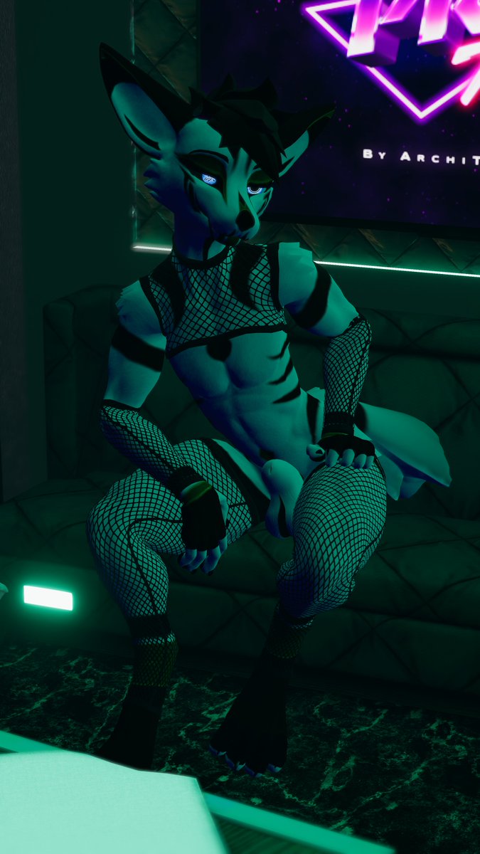 MaxiLewd tweet media