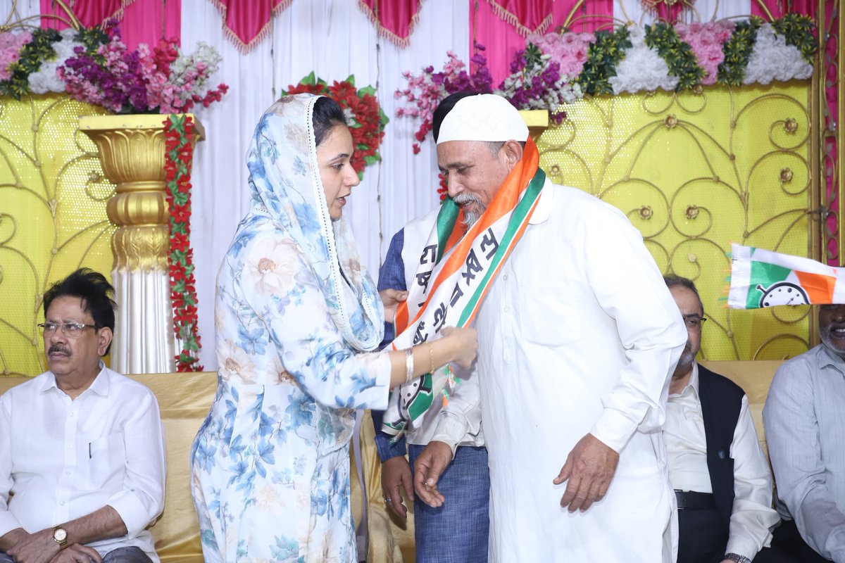 sanamalikshaikh's tweet photo. वार्ड नंबर 145 से राष्ट्रवादी कांग्रेस के उम्मीदवार शब्बीर खान को मिले जनसमर्थन और कार्यकर्ताओं की मेहनत के लिए चीता कैंप में धन्यवाद सभा का आयोजन किया गया। इस मौके पर मतदाताओं और कार्यकर्ताओं का दिल से आभार व्यक्त किया गया।
📍 रॉयल पैलेस हॉल, चीता कैंप
#Ward145 #SanaMalikShaikh #NCP #MLA #CheetaCamp
