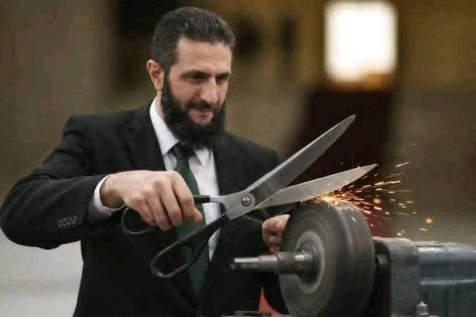 Kim barış istiyorsa Ahmed Şara hazırdır
Kim savaş istiyorsa Ebu Muhammed el-Culani hazırdır

#Akım Suriye Ordusu 
Yılmaz Erdoğan Mesud Barzani