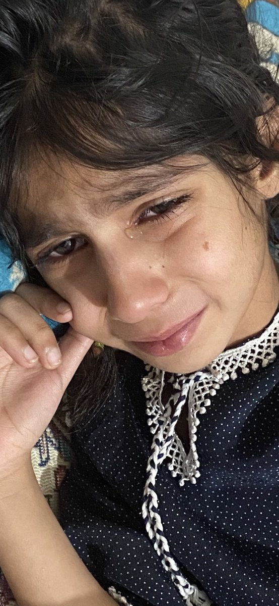 پچھلے13دنوں سے بیلی بیمار ہے اس بیماری میں صرف اورصرف وہ اپنے والد کو یاد کر رہی ہے سال گزر رہے ہیں مگر کوئی نھی ہمیں یہ نہیں بتاتا کہ واحد کمبر کہاں ہے؟؟اس سوال میں بس ہم زندگی گزار رہے ہے ،،جی،، نہیں رہے
#ProduceWahidKamberBeforeCourt