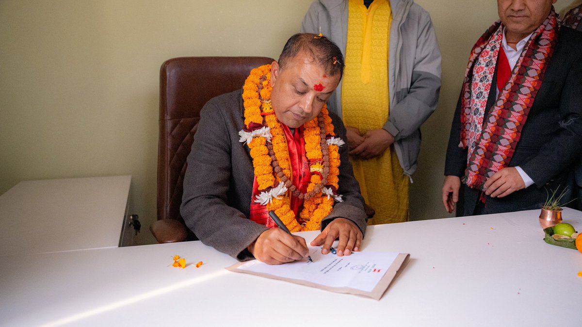 thapagk's tweet image. बदल्यौं कांग्रेस, बदल्छौ देश !

यही संकल्पका साथ नयाँ यात्रा प्रारम्भ गर्दैछौं हामी । 
हाम्रो केवल एक ध्येय छ - देशको समुन्नति ।