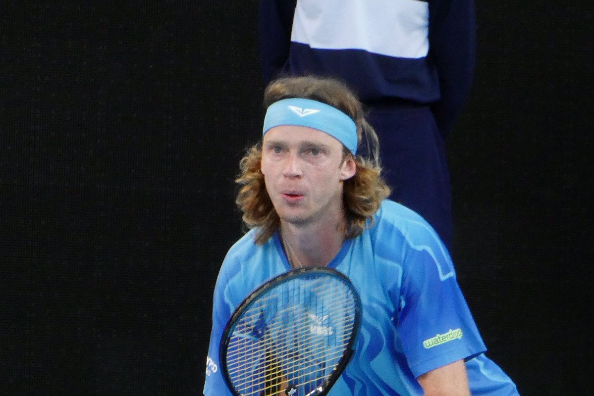Amekingdra's tweet image. Rublev today 💔 

Only time I could watch a match of his so have some photos