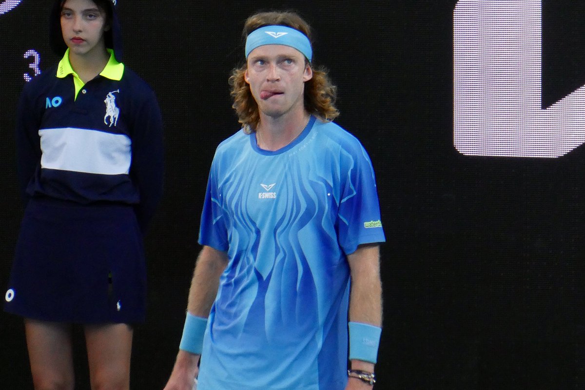 Amekingdra's tweet image. Rublev today 💔 

Only time I could watch a match of his so have some photos