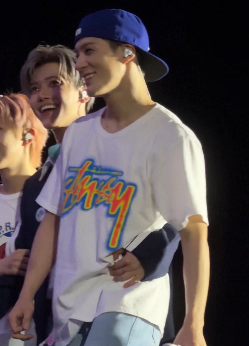 najaemwenny's tweet image. ถ้าใครถามน้องเจนเอวเท่าไหร่ พี่แจมินคงตอบว่าเท่าแขนผมโอบครับ🙂‍↕️