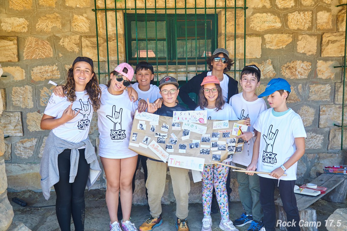 Todo el esfuerzo en preparar el campamento que hacemos a lo largo del año, lo vemos siempre recompensado cuando vemos a los acampados disfrutando como nunca en el escenario o en los talleres