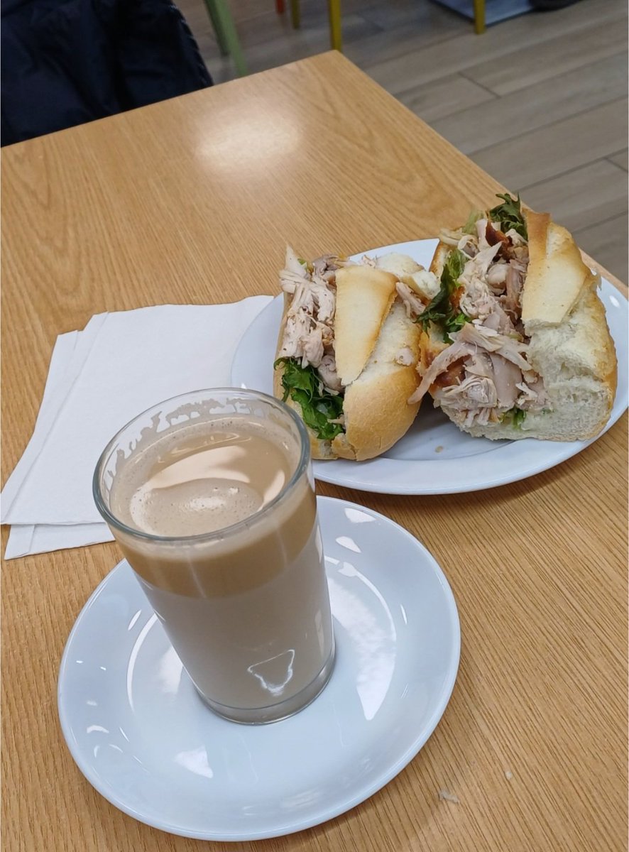 Aquí Entre Nos:
             .Hay Hambre!
         .🙋🏼Nos'Días