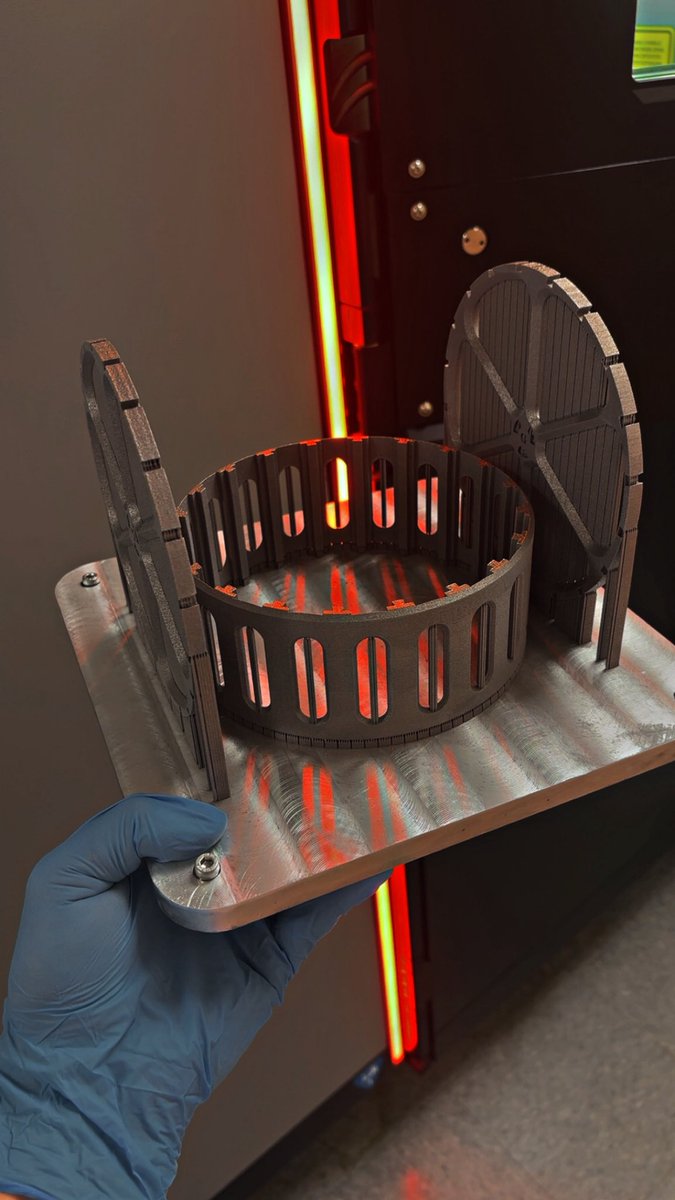 DabsMalone's tweet photo. Aluminum 3D prints off of the Renishaw RenAm 500Q ultra. 

Consistently impressed with this machine.🚀 https://t.co/mBtAii50YR