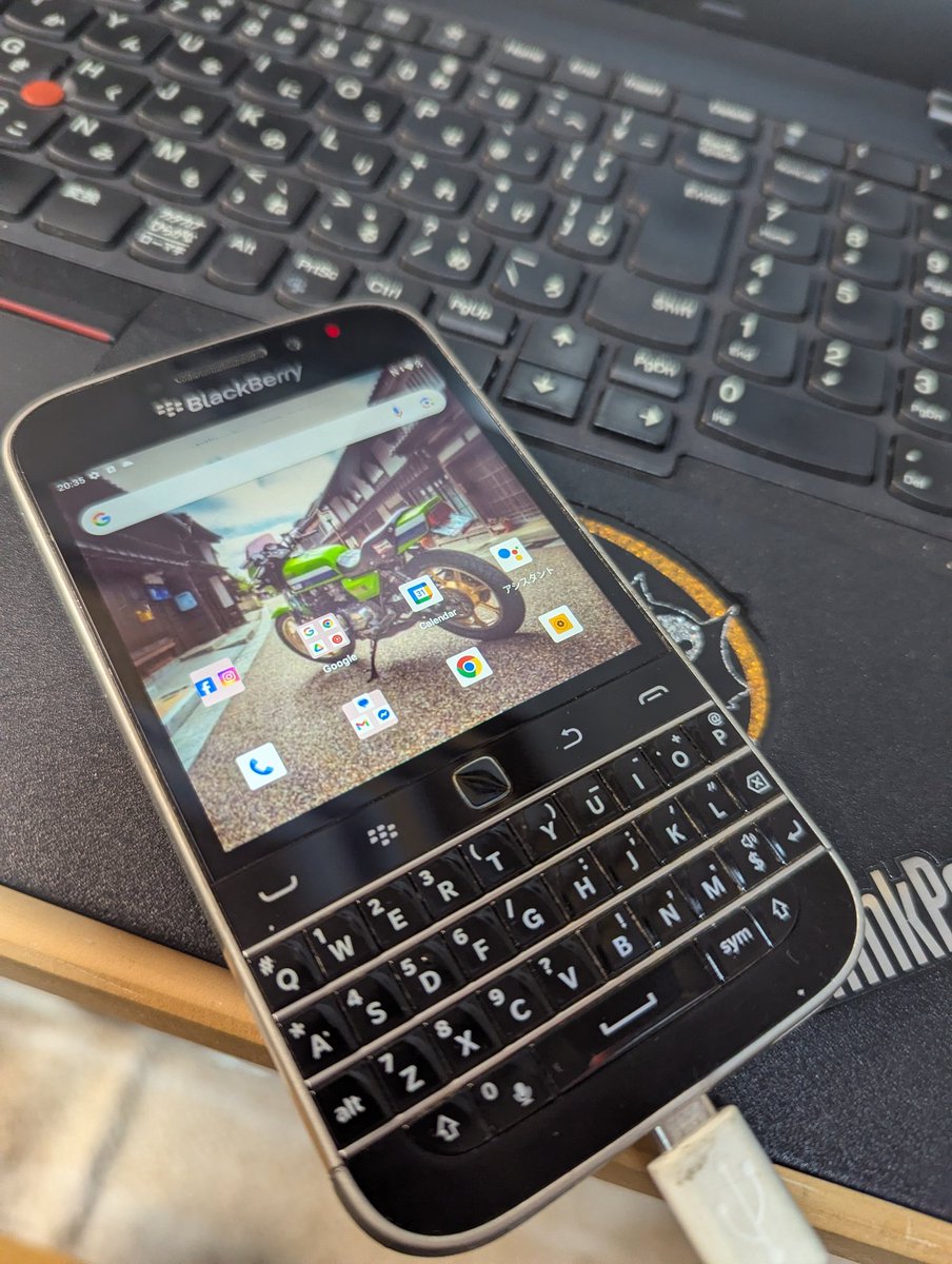 221engineering's tweet photo. BlackBerry classicをAndroid化するキットに交換しました。無事動きました。SIMカードを用意してセカンド機として使えるようにしたいと思います。
＃zinwa ＃q25 ＃BlackBerryclassic https://t.co/QtG2u6HqnK