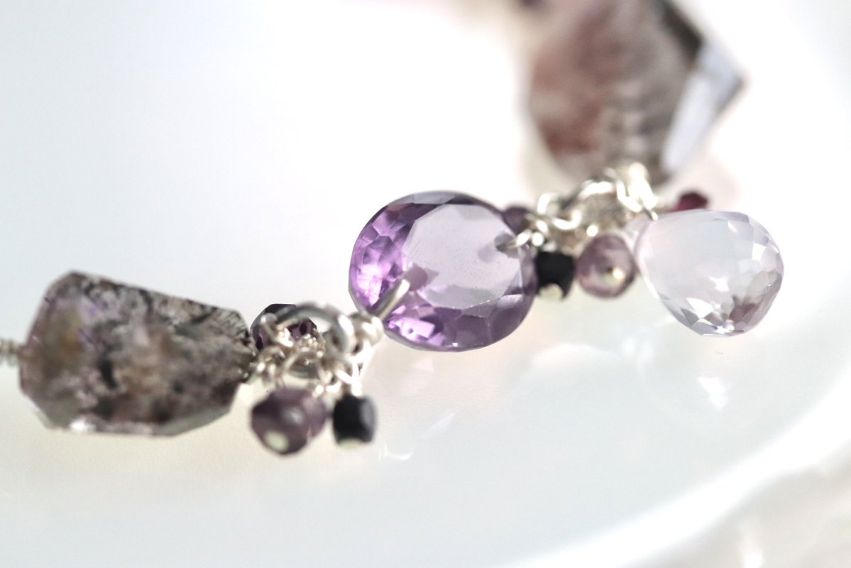 この色合いと透明感のあるアメジストエレスチャルガーデンは、なかなか