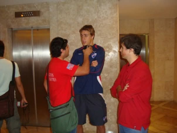 De aquel sueño con el 🎙de PC de $28 a generar entre todos algo GIGANTE, a NACIONAL 🔵⚪️🔴 lo hace grande su GENTE y a PASIÓN TRICOLOR tambíen.

Gracias FAMILIA, juntos seguimos haciendo historia y construyendo #LaRadioDelHincha  #PasiónTricolorPlay 💪🏻1️⃣6️⃣ SENTIMOS LO MISMO 🗣🇫🇷