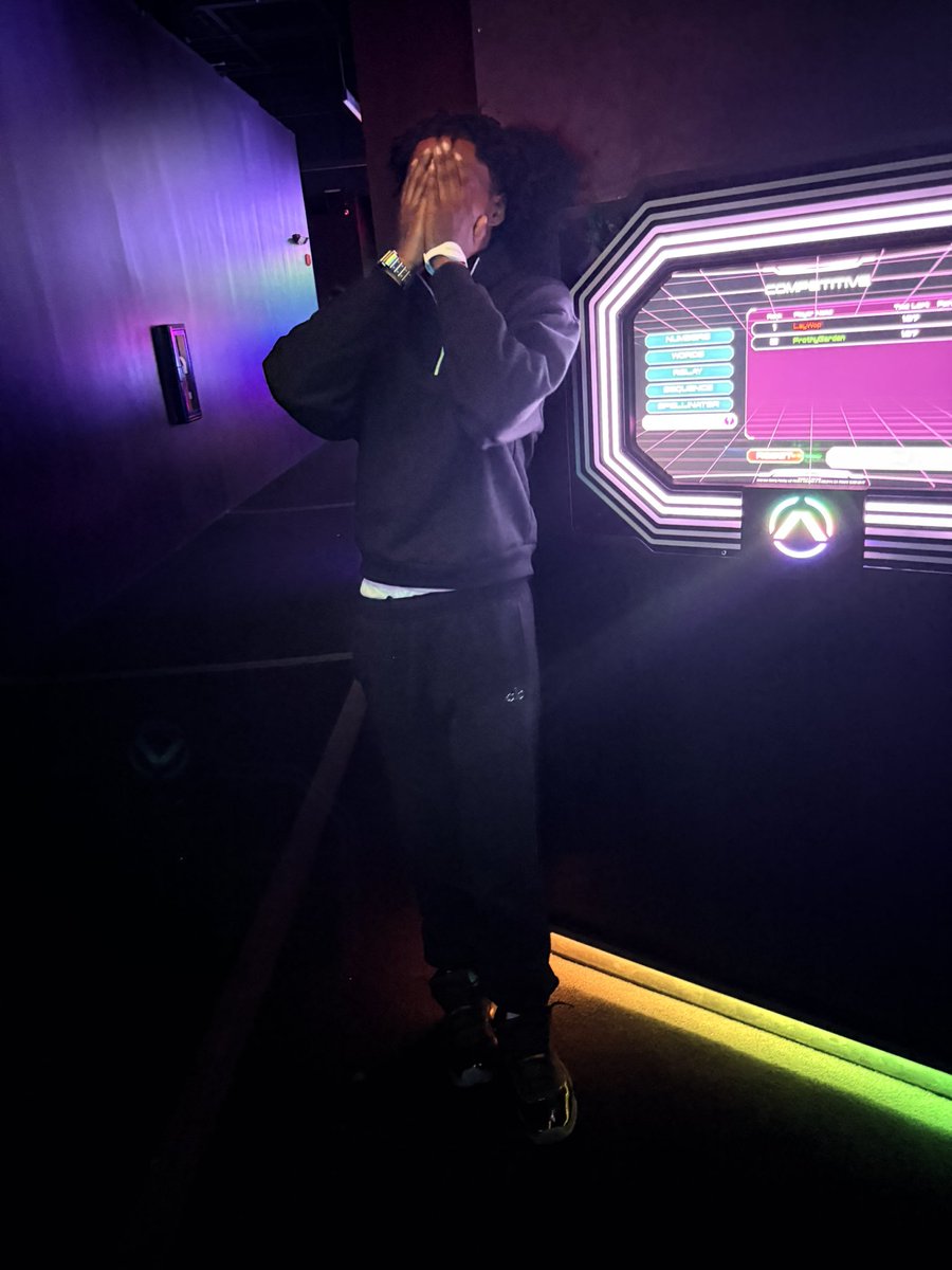 LayWop💰 tweet media