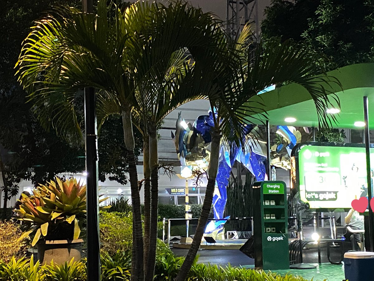 iriscentfor's tweet image. 2024           vs             2026

glad my head feels lighter, tapi karena ada festival jadi ada terlalu banyak orang 😞