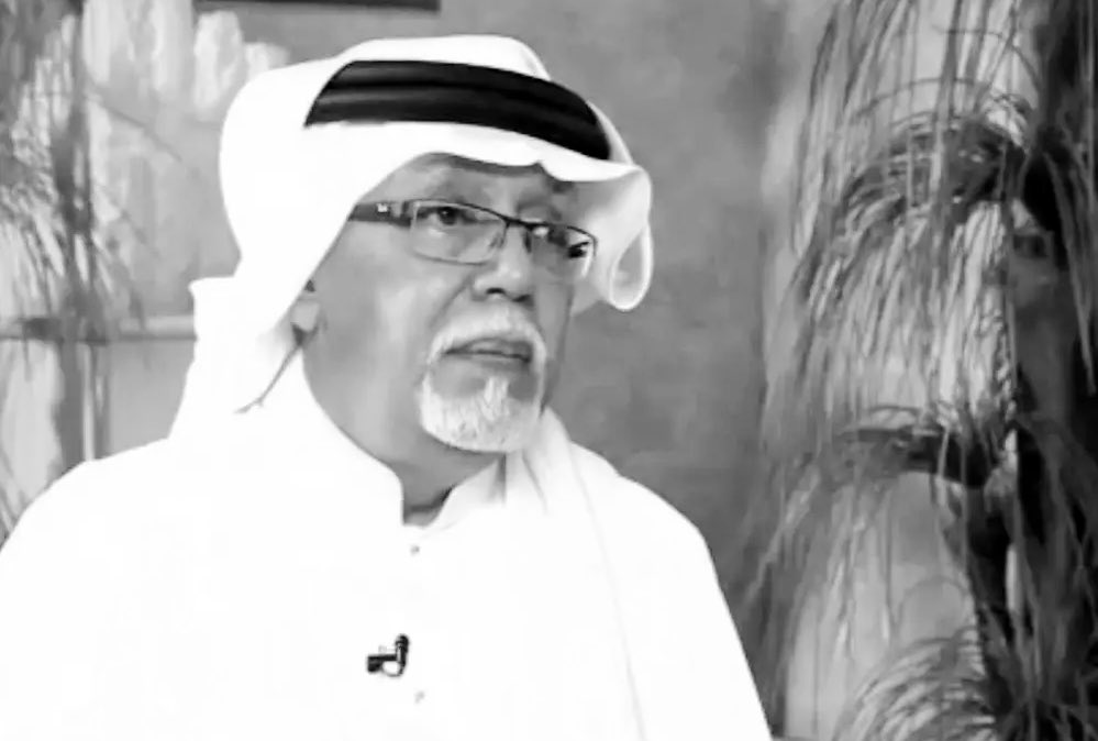 الراحل حسن كراني في تغريدة سابقة له:

بلغت عمر مابعد الـ 50 ولم أجد متعة في هذه الدنيا تعدل متعة صلاة الفجر فهي أدفأ من حضن الأم وأحن من صدر الأب وأقرب من الزوجة والأبناء وأوفى من كل الأصدقاء .