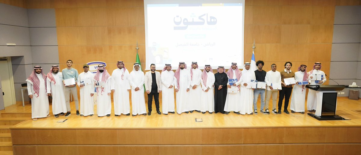 aaa_5110's tweet photo. بحضور وكيل الوزارة لتنمية المجتمع بوزارة الموارد البشرية والتنمية الاجتماعية ، الأستاذ/ أحمد الماجد 
بحضور نائب الرئيس للشؤون المالية والإدارية
بجامعة الفيصل الدكتور/خالد قطان 
بحضور الرئيس التنفيذي لشركة تك شوب 
الاستاذ/بدر الصلحان 
تشرفت ب الحضور في #هاكثون_المسؤولية_والابتكار https://t.co/VtPWNAnKAy