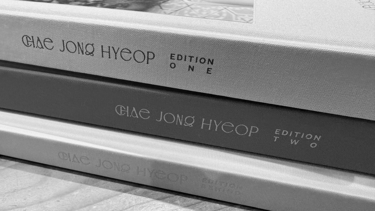 c59_emmie's tweet photo. #CHAEJONGHYEOP PHOTO BOOK 「#WITHus」開封📖
一言じゃ言い表せない彼の魅力がたっぷり詰まった写真集でした🌻
最後の手紙も気取ってなくてジョンヒョプらしい🫧
どんな時も彼らしい言葉で綴られていてとても安心した😌
これからもたくさん思い出共有できることを楽しみにしてます。
#채종협 https://t.co/oDrDTips6y