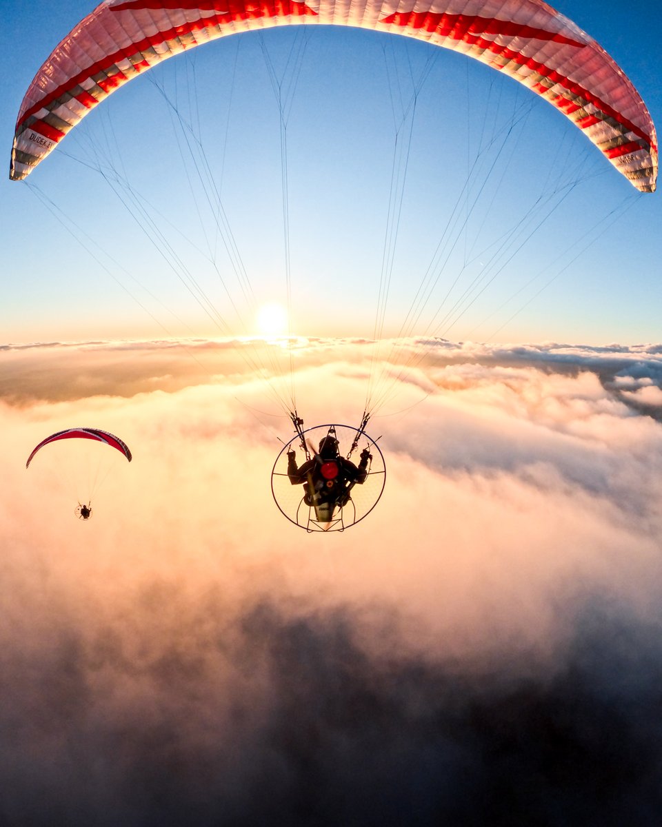 GoPro's tweet image. Photo Dump Friday: H2O in all 3 states 💧

🧊 Kyle Healy
🌊 Dylan Dehaas
🌥️ Dylan Bressart

#GoPro #Travel #Waterfall #Iceland