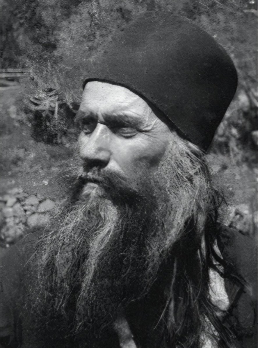 _theorthodoxway's tweet image. "True calmness always calms others as well."
- St. Silouan the Athonite