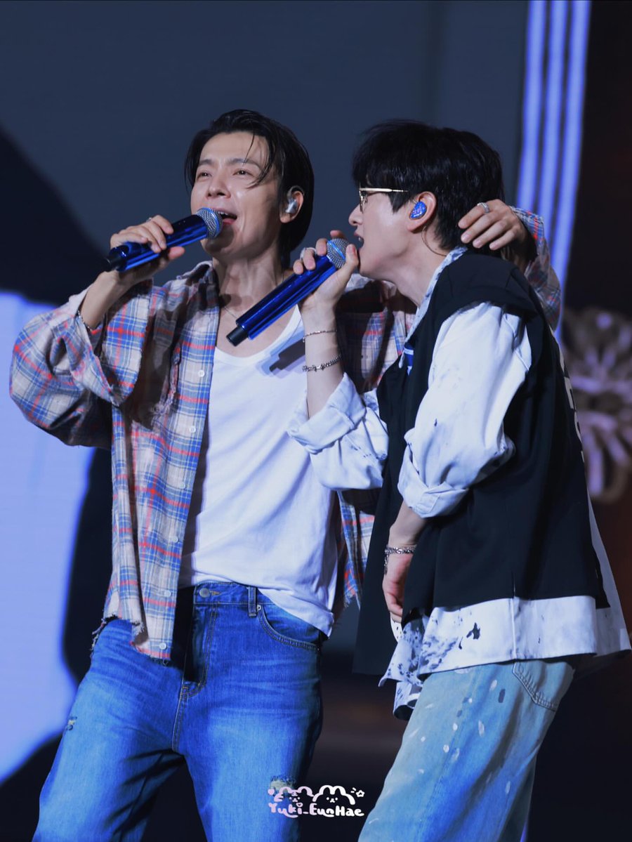 TheLees_HyukHae's tweet image. Eunhaes!!!! From U 📸🥰🥰

#DONGHAE #EUNHYUK #EUNHAE
#동해 #은혁 #은해

cr yuki_eunhae
