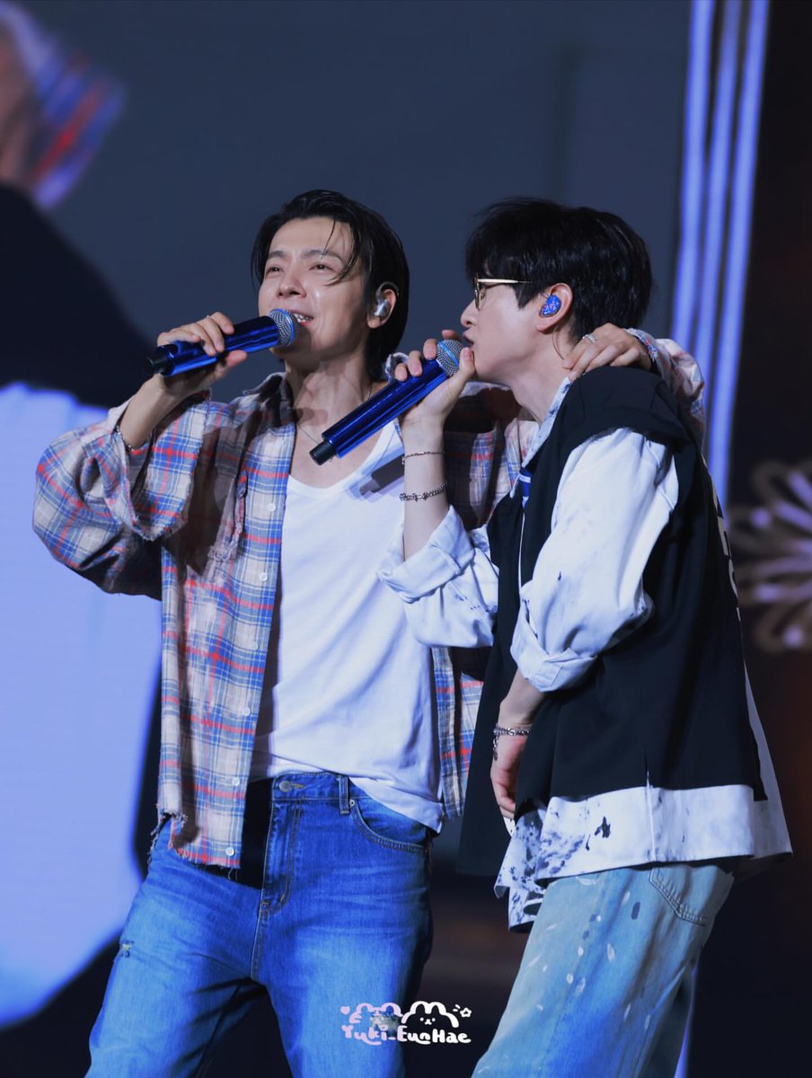 TheLees_HyukHae's tweet image. Eunhaes!!!! From U 📸🥰🥰

#DONGHAE #EUNHYUK #EUNHAE
#동해 #은혁 #은해

cr yuki_eunhae