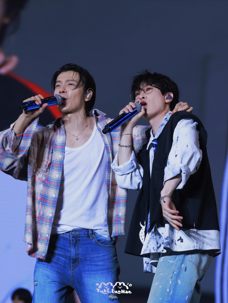 TheLees_HyukHae's tweet image. Eunhaes!!!! From U 📸🥰🥰

#DONGHAE #EUNHYUK #EUNHAE
#동해 #은혁 #은해

cr yuki_eunhae