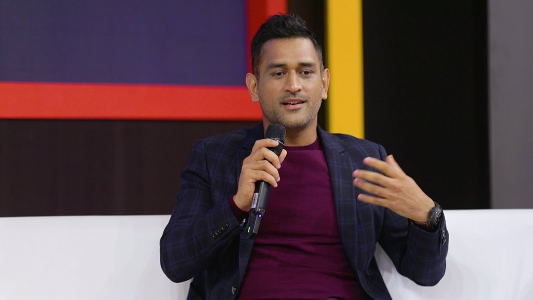 IS_Netwrk29's tweet photo. 🚨 MAHENDRA SINGH DHONI SAID ABOUT VIRAT KOHLI 🚨

 Interviewer 🗣️:
“What’s your relationship with Virat Kohli?”

MS Dhoni On Virat Kohli 🗣️:
“We started playing together in 2008 or 2009. There is an age difference, of course, but I never put any label on it—as an elder brother, teammate, or colleague. The most important thing is that we represented India together for many years, and he is one of the finest cricketers in the world.”

Virat Kohli is truly a very close person to me. I love him very much and will live with him for the rest of my life.

#MsDhoni  #ViratKohli #CSK #RCB #ISN29