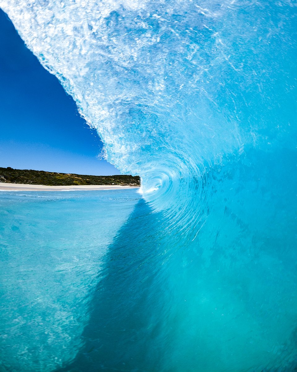 GoPro's tweet image. Photo Dump Friday: H2O in all 3 states 💧

🧊 Kyle Healy
🌊 Dylan Dehaas
🌥️ Dylan Bressart

#GoPro #Travel #Waterfall #Iceland