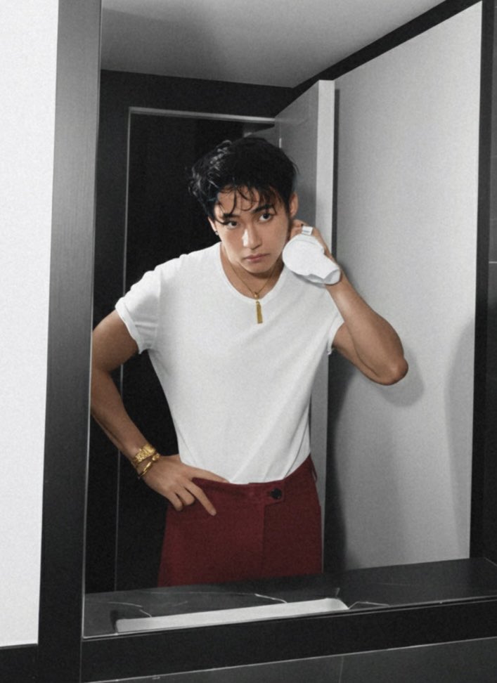 THV🎄 (@taehyungimpact) on Twitter photo 