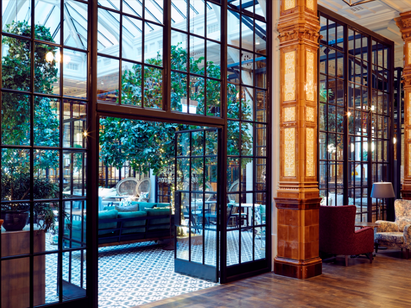 Specification Online tweet media