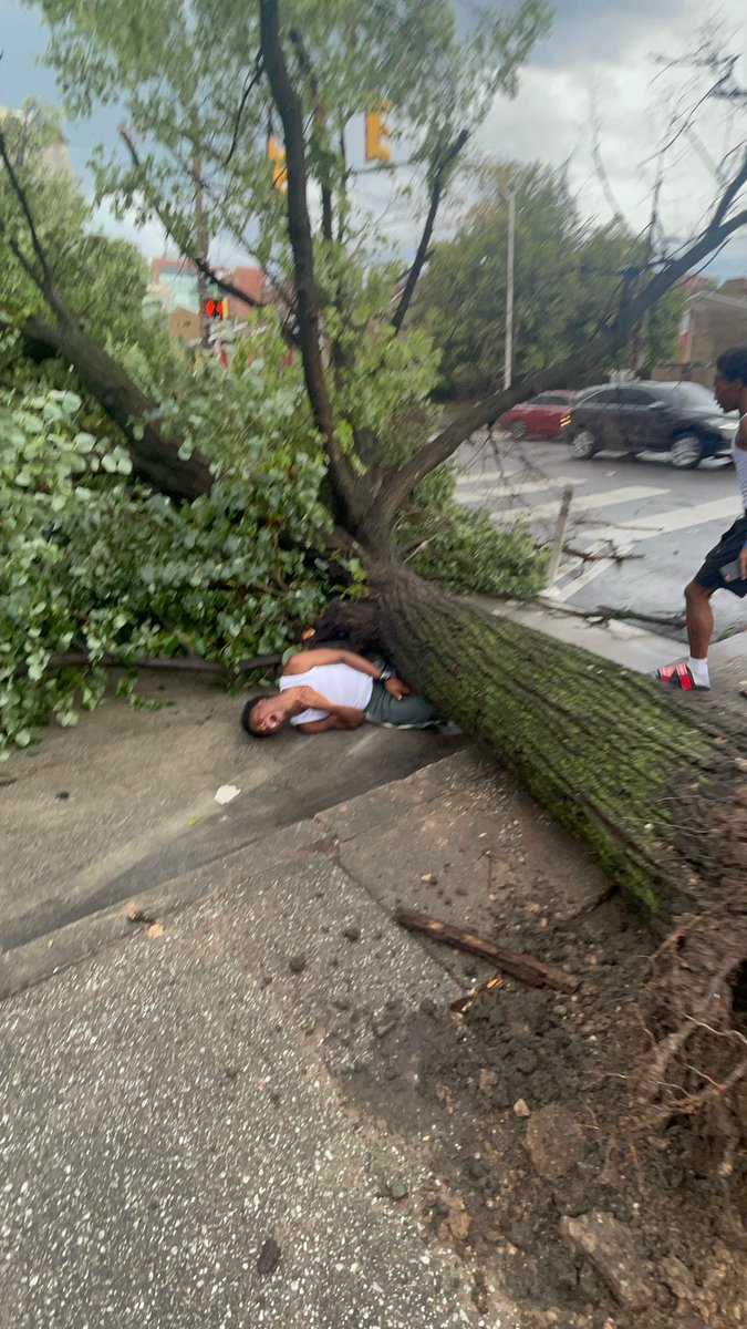 Wydlyker's tweet image. omg omg