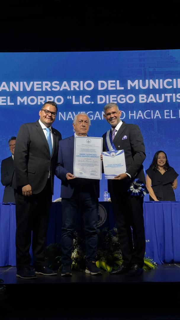 #BuenosDías Participamos en el Cumpleaños Lecherías 🥳

Estuvimos en los 34° aniversario del Municipio Lecherías junto al alcalde Manuel Ferreira y el Doctor Freddy Paloma, presidente del Concejo Municipal haciendo un gran homenaje Dr. Humberto Petrica gran empresario. 

Grandes