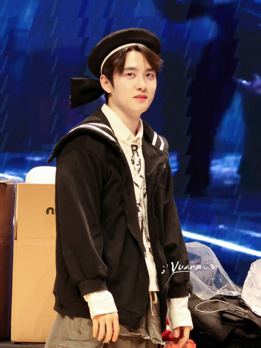 dd__dandelion's tweet photo. Kyungsoo ktown4u fansign

CUTE, HANDSOME, COOL KYUNGSOO! 💥 https://t.co/pED09SXrl3