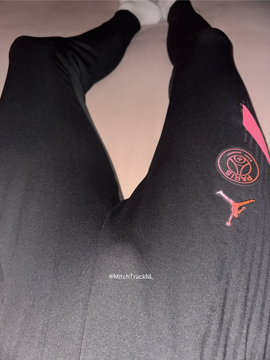 MitchTrackNL's tweet photo. #Tracksuit #Trackie #Sports #Strike #Nike #Trackies #Survet #Gym #Abs #Socks #Underwear #Jordan 

Tight Pink 💪🏻 https://t.co/OOEhKaPVXg