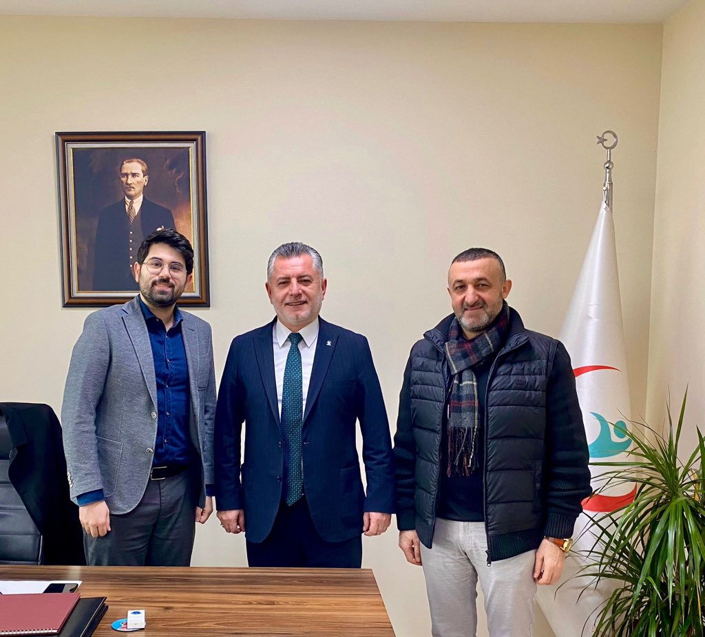 İlçe başkanımız İrfan Akkaya,İlçe Başkan vekilimiz Aydın Özdemir ile birlikte Yıldırım İlçe Sağlık müdürümüz Uzm. Dr. Oğuz Alp Köseoğlu’na hayırlı olsun ziyaretinde bulunduk.