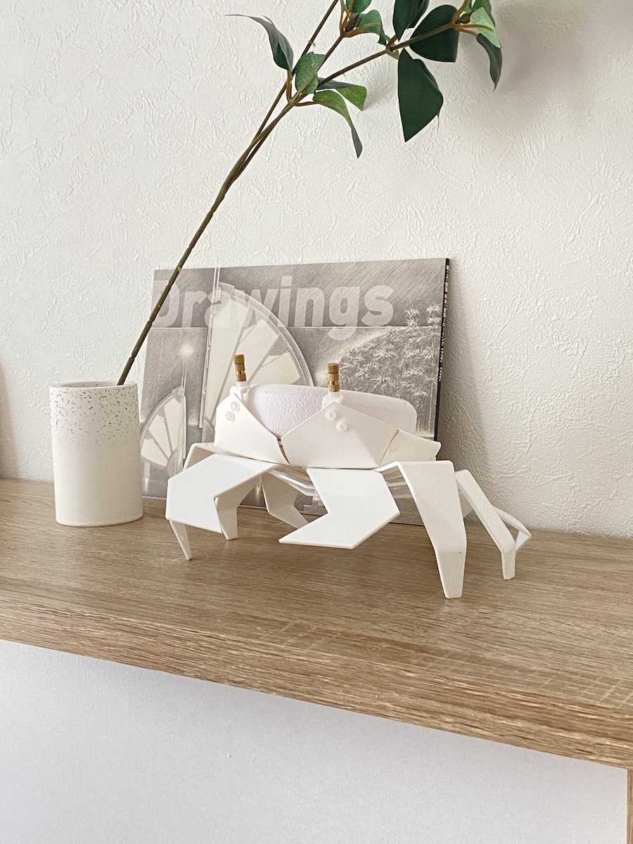 coolsten's tweet photo. Kogani Lautsprecherhalter: Origami-Design für kleine Smart Speaker
Kogani ist ein origami-inspirierter Lautsprecherhalter in Krabbenform aus synthetischem Papier, Acryl und Messing.
Link: https://t.co/y4CMTvMYLL
#kogani #lautsprecher #Smarthome #lifestyle #design https://t.co/WkqzLZ67jP
