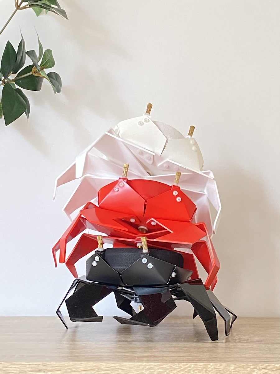 coolsten's tweet photo. Kogani Lautsprecherhalter: Origami-Design für kleine Smart Speaker
Kogani ist ein origami-inspirierter Lautsprecherhalter in Krabbenform aus synthetischem Papier, Acryl und Messing.
Link: https://t.co/y4CMTvMYLL
#kogani #lautsprecher #Smarthome #lifestyle #design https://t.co/WkqzLZ67jP