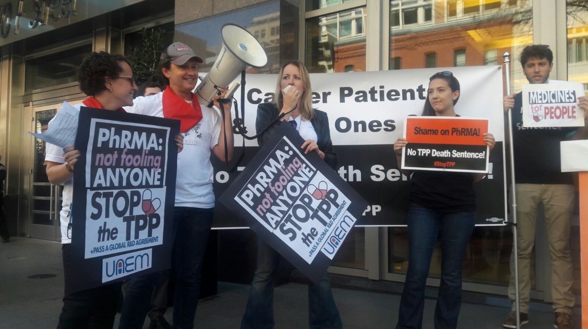 P4AD_'s tweet image. We’re jumping on the 2016 trend! In 2016 (and well before), @MerithBasey was part of the fight for lower drug costs. Two decades ago, she was working with children and young people living with type 1 diabetes in Latin America, where she saw what happens when life-saving medicine…